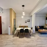 Iokasti نافبليو